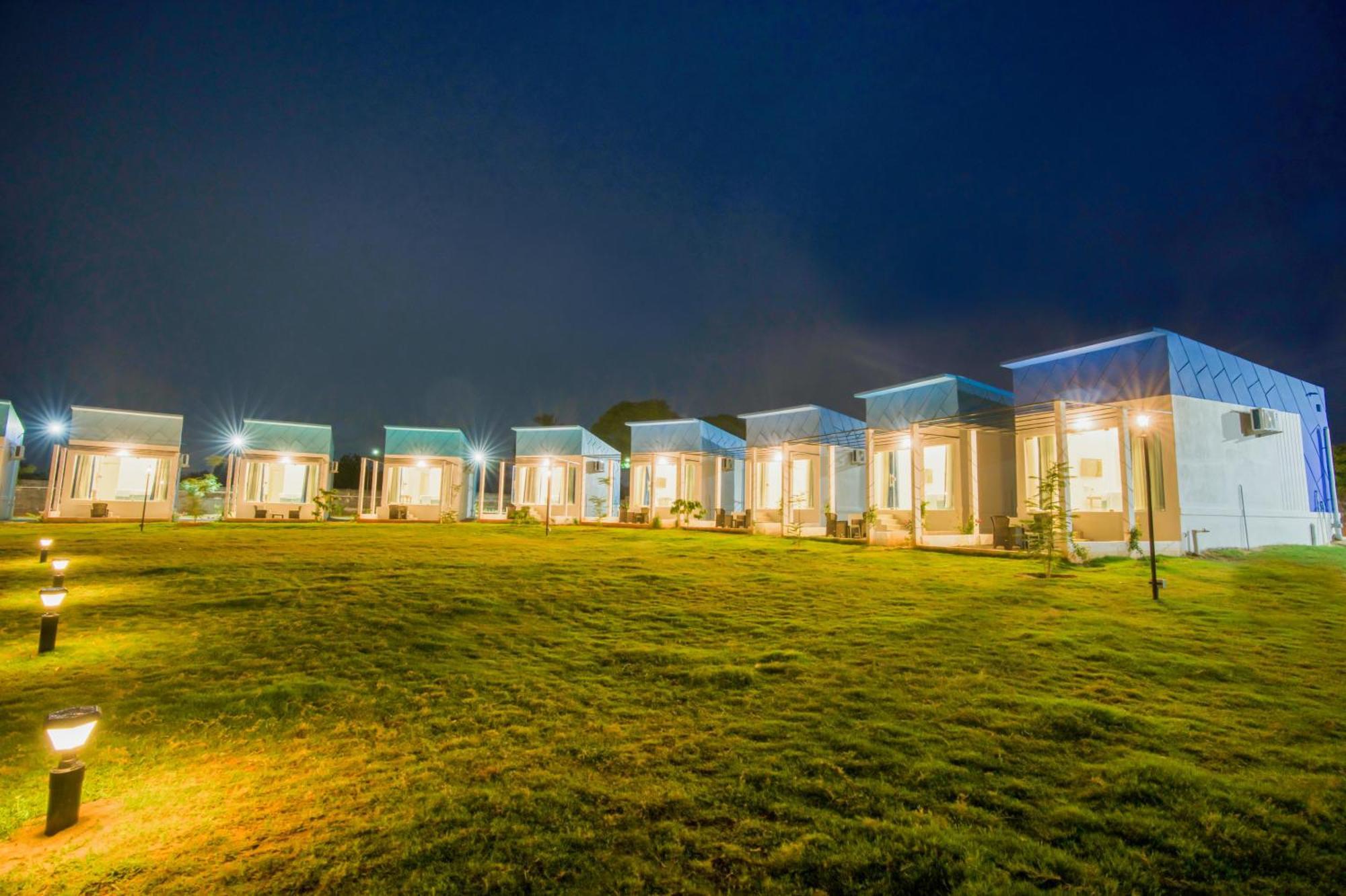 Seaborne Beach Resort オーロヴィル エクステリア 写真